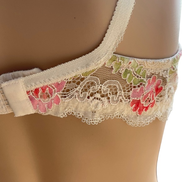 Vintage 90s Lise Charmel cream pink & green lacy bra - Picture 7 of 11
